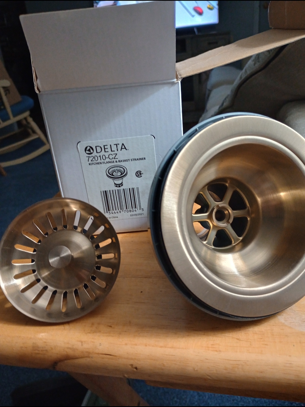 Delta Brushed Stainless Steel Sink Strainer and Flange - Brushed Nickel Tone